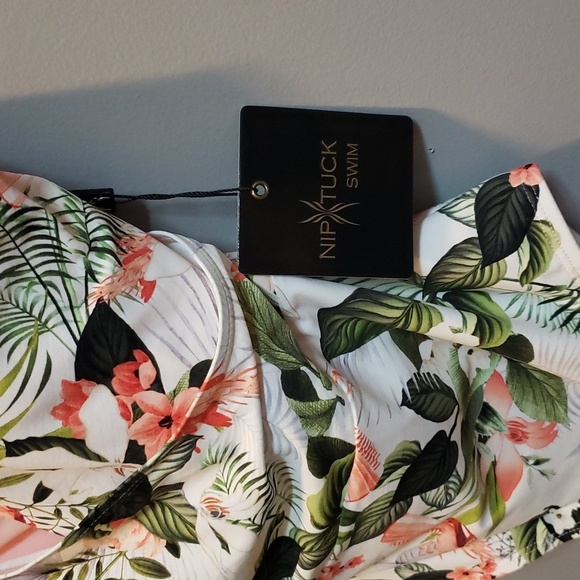 NipTuck NWT Birds and Floral Pattern Swimsuit with Tortoiseshell Ring Detail - Picture 2 of 7